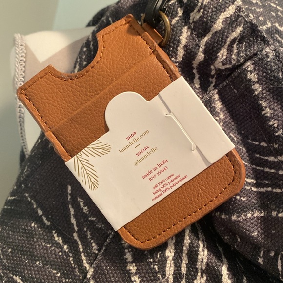 Lu & Elle NWT backpack w/ clip-in wallet (Beachly Exclusive) - Picture 5 of 9